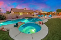 Bermuda Palms: Pool, Spa, Arcade Game, Fire pit! Hotels in Bermuda Dunes