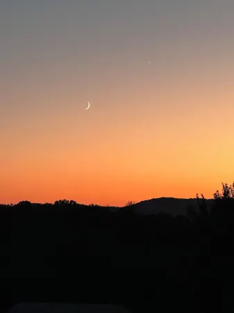 Glamping with gorgeous sunset views, trolley to all wineries