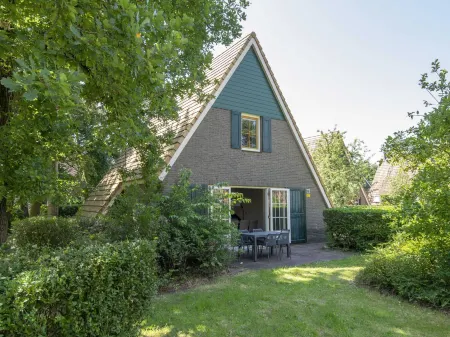 Restyled house with three bathrooms, Breda at 10km Отели в г. Остерхоут