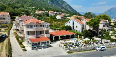 Montebay Perla Hotels in Prčanj