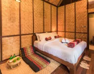Azalea Village Hoteles en Chiang Dao