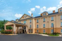 Baymont by Wyndham Lafayette Airport - parkir