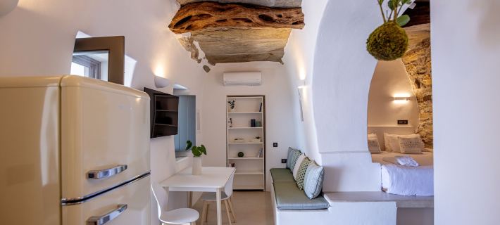 Living Theros Luxury Suites Hotels in Tinos
