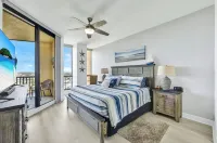 Cape Harbour 12th floor condo!!Low Season' Rates start at 950/week!!!