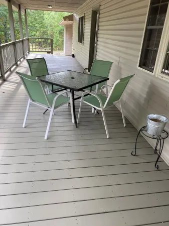 Charming 3-bedroom 2 bath house with WiFi and AC in fabulous Paris Arkansas Отели в г. Logan County