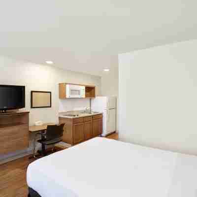 WoodSpring Suites Lafayette Rooms