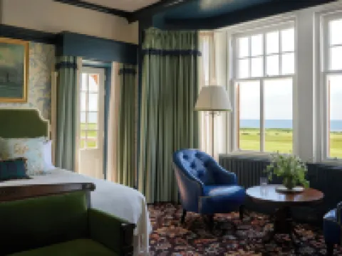 マリン トローン トルーンのホテル