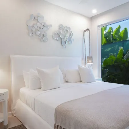 Palm Grove Villas & Hotel