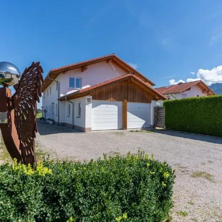 Astara- complete house in prime location with private garden