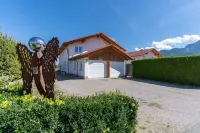Astara- complete house in prime location with private garden Hotel dekat Neuschwanstein Castle