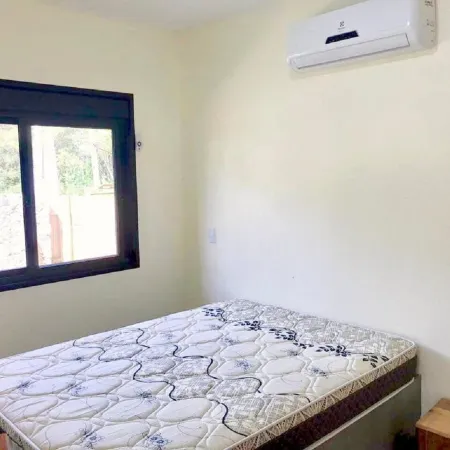 Casa Privativa Com Piscina na Barra da Ferrugem/SC