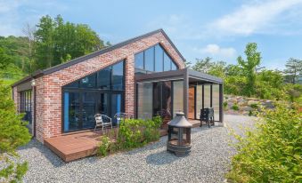 Danyang Dandelion Pool Villa