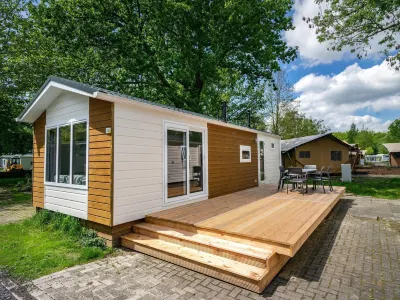 Chalet with Garden and Parking