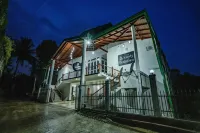 Spacious 4-Bed Apartment in Katugastota Hotels near Uduwawala Ambalama