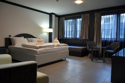 Tibet Hotel am Airport Hotel di Ratingen