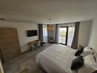Le Baguier Hotels in Forcalqueiret