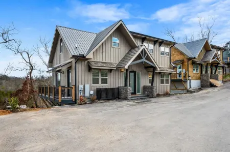 NEW Lake View Indoor Pool Sleeps 14 Hot Tub