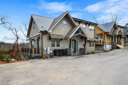 NEW Lake View Indoor Pool Sleeps 14 Hot Tub