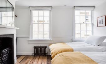 Central Georgian Townhouse with Free Parking