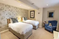 ザ オールド ヴィカラージ