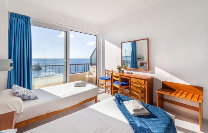 Hostal Port Corona