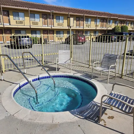 Fullerton Inn