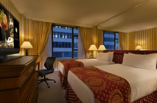 Executive Hotel le Soleil Vancouver スカイトレイン・ウォーターフロント駅周辺のホテル