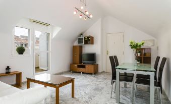 Weforyou Real Del Tivoli Two Rooms