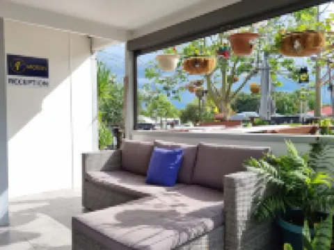 Y汽車旅館亞拉曼 布萊克巴特酒店