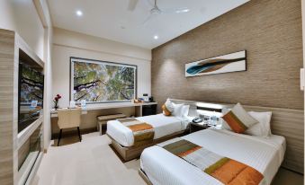 Click Hotel Pithampur