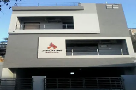 Jyothi Suites Отели рядом со станцией Tiruchirappalli Railway Station