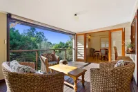 The Guesthouse Maleny Hotels in Bald Knob