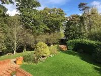 Charming 1-Bedroom Apartment Near South Downs