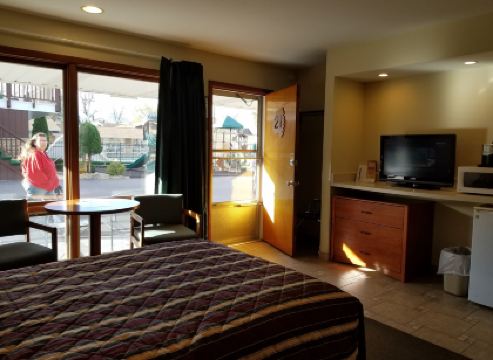 Black Hawk Motel & Suites