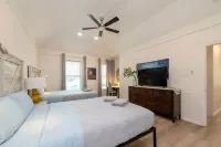 Kid-Friendly Backyard, Pool & Game Room – Ideal for Families & Lg Grp - Slps 15