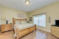 Bradenton Beach Club Bliss-3 Bedroom-2 Bathroom Condo-Elevator-2 Pools-Hottub-Private Beach Access