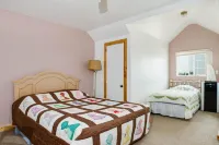 Hacienda Roja - the Cedars #7 at Wind Walker Homestead Hotels in Spring City