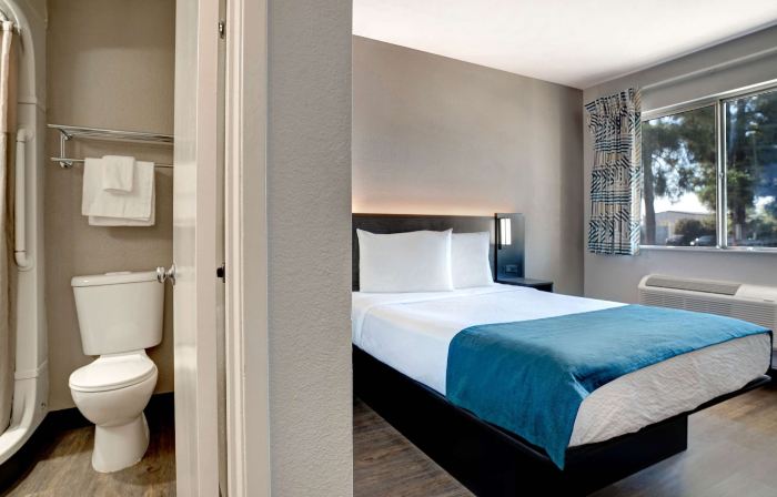 Motel 6 Bakersfield, CA - South