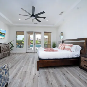 Luxurious 5Br Resort Style Home w Pool & Spa