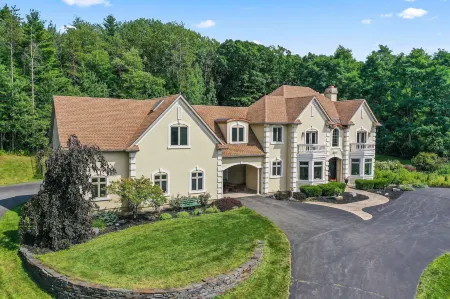 Secluded Lux Mansion Pool Home with Amazing Views