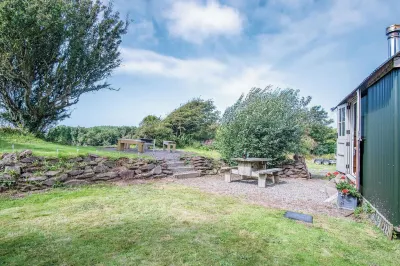 Haven View - 1 Bedroom Shepherds Hut - St Ishmaels Hotels near Field Studies Council - Dale Fort