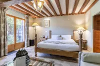 Demeures & Châteaux Hôtel Domaine le Clos des Fontaines Hotels in Le Landin