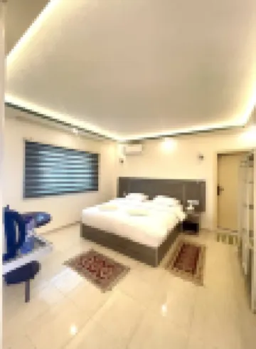 RoadHouse Hotels near Royal Tombs