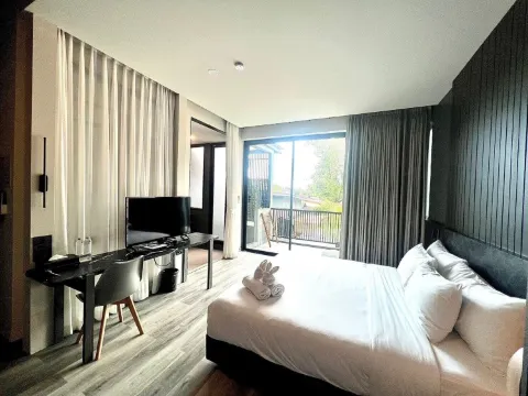 ห้องซูพีเรียร์ เตียงใหญ่ 1 เตียง