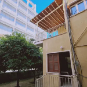 Stay Mythos down Town House Hotel a 