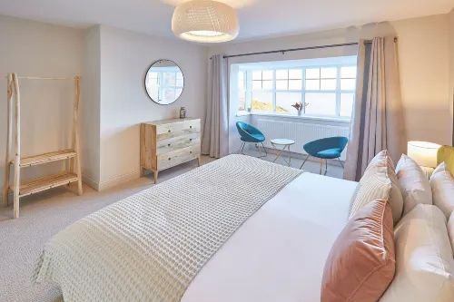 Host & Stay - 'Salty' Seaview