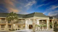 Super 8 by Wyndham Byron/South Macon Hotels in Byron