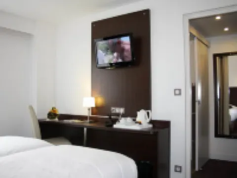 The Originals Boutique, Hôtel d'Angleterre, le Havre, Centre, Plage Hotels near Plage Le Havre