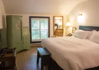 The Little Inn of Bayfield Hotels in Bluewater