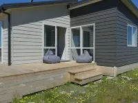 Manuka Retreat Hotels near Tapataia Mahaka Peter's Lookout (Lake Pukaki Viewpoint) (Mount Cook Road)